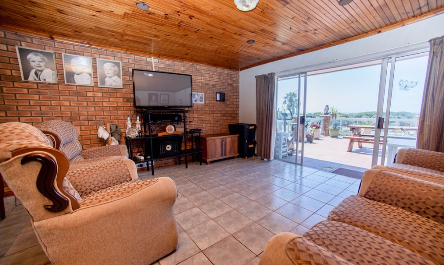 4 Bedroom Property for Sale in Queensberry Bay Eastern Cape